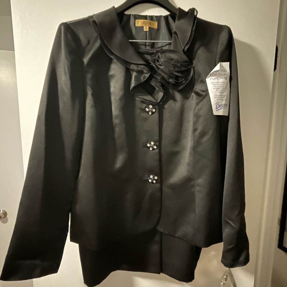 Women’s Skirt Suit size 18